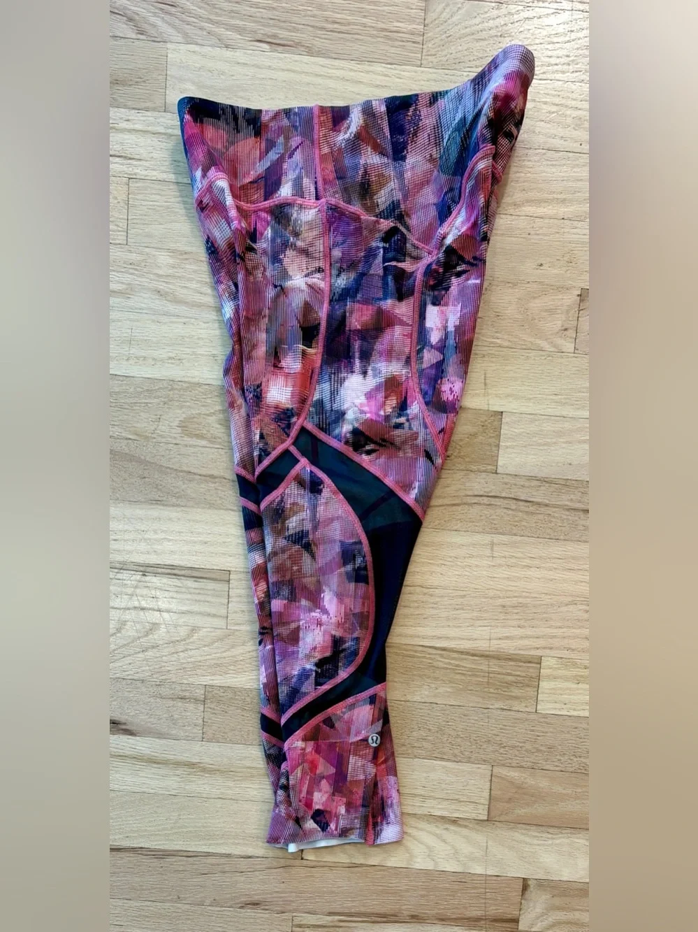 Lululemon On Pace Crop 21” Sun Dazed Multi Pink Black Mesh Leggings Size 8